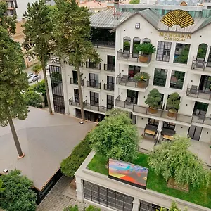 Mandarin Club House ホテル