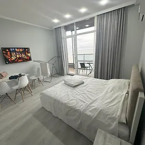 Bi Sea View Luxury באטומי